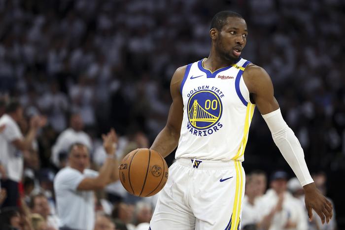 星空体育APP-场均24分，一年只有600万，库明加，你还敢要顶薪吗？