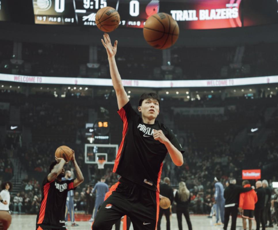 星空体育下载-杨瀚森工作室：背靠背靠背，高强度赛程下依旧稳定发挥